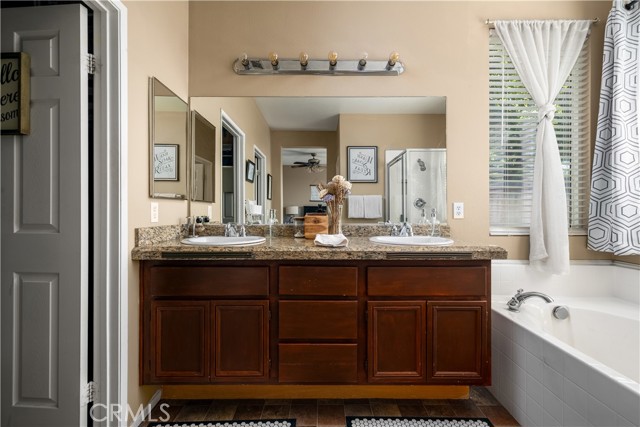 8421 Long View Avenue, Hesperia CA: https://media.crmls.org/medias/5e1874e9-574b-47b7-9828-41949c25eb42.jpg