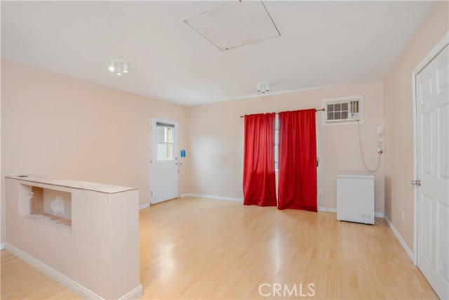 Detail Gallery Image 34 of 50 For 1420 N Frederic, Burbank,  CA 91505 - 3 Beds | 2/1 Baths