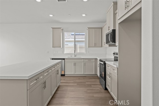 27354 Dunite Drive, Perris CA: https://media.crmls.org/medias/5e193218-fd84-4db5-948f-43dae90233b6.jpg