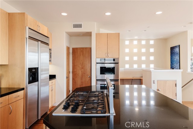 221 4th Place, Manhattan Beach, California 90266, 3 Bedrooms Bedrooms, ,2 BathroomsBathrooms,Residential,Sold,4th,SB23186070