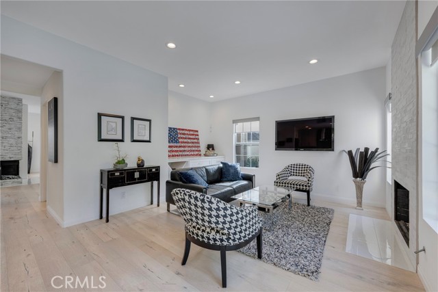 939 Blue Mountain, Westlake Village CA: https://media.crmls.org/medias/5e1a724f-dfb7-4eb9-aaf9-5ebe8d9729a5.jpg