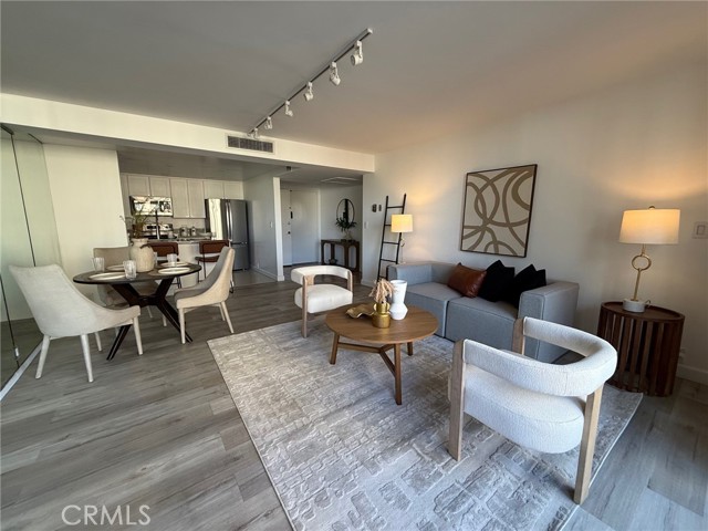 Detail Gallery Image 6 of 22 For 10535 Wilshire Blvd. #612,  Los Angeles,  CA 90024 - 2 Beds | 2 Baths