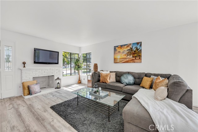 450 Anchor Way, Carlsbad CA: https://media.crmls.org/medias/5e1b907a-35b7-425b-8ee8-2b6870c1113f.jpg