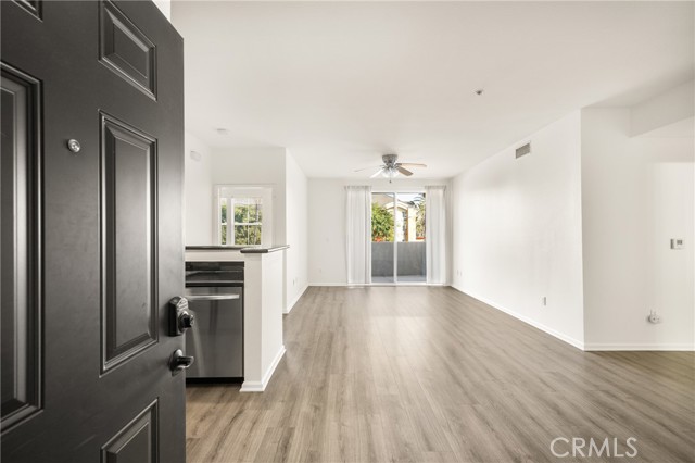 Detail Gallery Image 3 of 32 For 1801 E Katella Ave #3135,  Anaheim,  CA 92805 - 2 Beds | 2 Baths