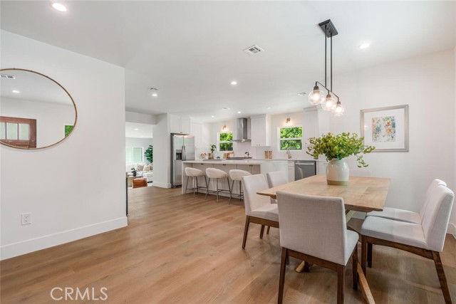 Detail Gallery Image 3 of 35 For 6615 Orion, Van Nuys,  CA 91406 - 3 Beds | 3 Baths