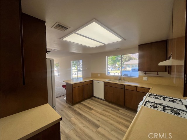 354 N. Vista Bonita, Glendora CA: https://media.crmls.org/medias/5e1d048b-ab61-4eff-9258-3326781a9c80.jpg