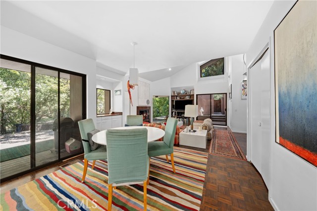 24865 Long Valley Road, Hidden Hills CA: https://media.crmls.org/medias/5e1d9175-c8e3-48dd-92b9-b1055f634fe4.jpg