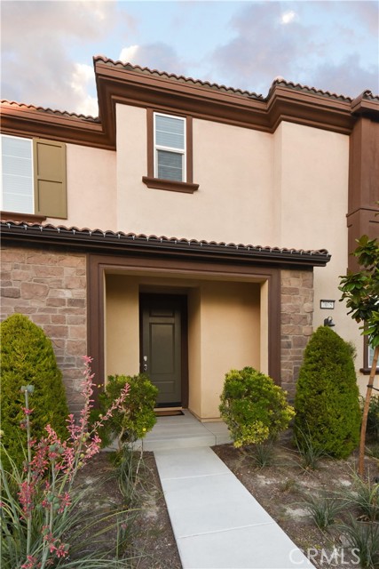 Detail Gallery Image 3 of 26 For 7075 Montecito Ln, Corona,  CA 92880 - 4 Beds | 3/1 Baths