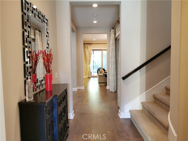 16 Branding Iron, Irvine CA: https://media.crmls.org/medias/5e1e232c-4240-47cd-87ea-31c0486059a8.jpg