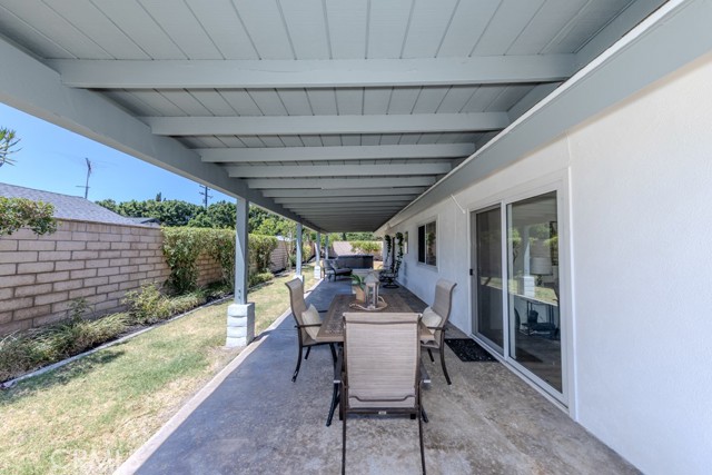 Detail Gallery Image 11 of 14 For 582 N La Nae Cir, Orange,  CA 92869 - 4 Beds | 2 Baths