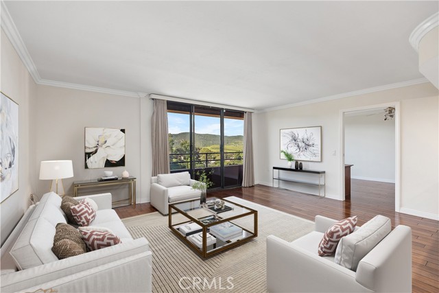 24055 Paseo Del Lago, Laguna Woods CA: https://media.crmls.org/medias/5e1ec131-5b3f-41c0-b416-a67ce7c2e126.jpg