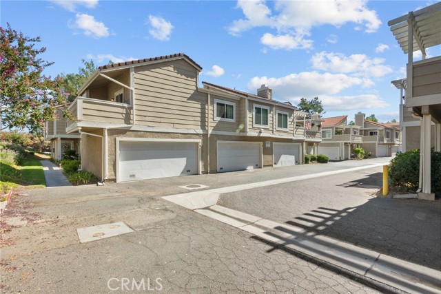 31321 The Old Road, Castaic CA: https://media.crmls.org/medias/5e2029f5-3e03-4242-b5ce-19a568e57a87.jpg