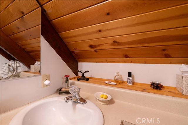Detail Gallery Image 36 of 37 For 908 Canyon Rd, Fawnskin,  CA 92333 - 4 Beds | 2 Baths