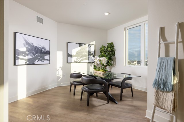 Detail Gallery Image 6 of 18 For 414 Main St #405,  Huntington Beach,  CA 92648 - 2 Beds | 2/1 Baths