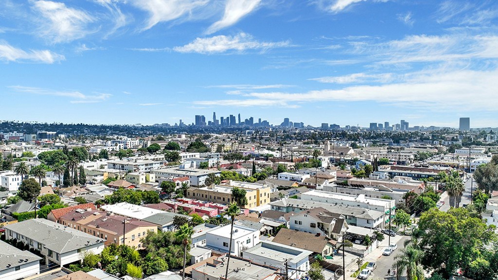 https://media.crmls.org/medias/5e20db79-d796-4d66-8906-79c56cdf4b80.jpg?preset=X-Large