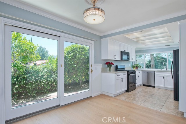 Image 11 of 32 For 12824 Woodley Avenue
