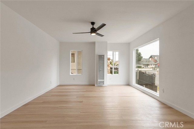 1209 W 40th Place, Los Angeles CA: https://media.crmls.org/medias/5e216f1e-97ad-4d66-8ae1-050f19882b8f.jpg