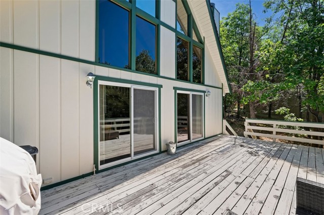 Detail Gallery Image 24 of 26 For 1075 Grass Valley Rd, Lake Arrowhead,  CA 92352 - 3 Beds | 2 Baths