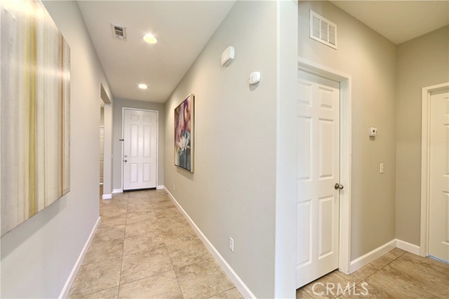 Detail Gallery Image 10 of 54 For 6727 Carnelian St, Jurupa Valley,  CA 91752 - 4 Beds | 2 Baths
