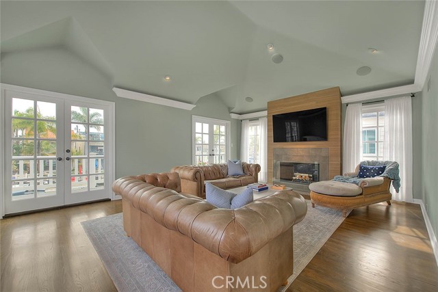 Detail Gallery Image 32 of 59 For 5590 E the Toledo, Long Beach,  CA 90803 - 4 Beds | 4 Baths