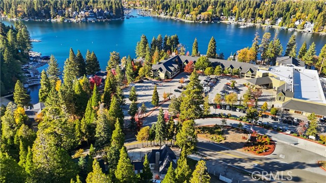 Detail Gallery Image 10 of 64 For 27981 Lakes Edge Rd, Lake Arrowhead,  CA 92352 - 4 Beds | 4/1 Baths