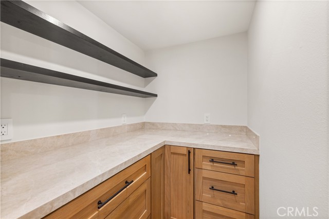 Detail Gallery Image 24 of 46 For 5340 Edgeware Dr, Calabasas,  CA 91301 - 5 Beds | 3 Baths