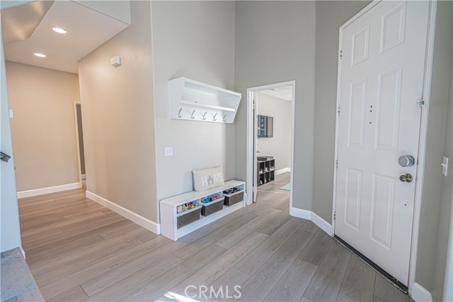 Detail Gallery Image 9 of 46 For 30401 Servilla, Castaic,  CA 91384 - 5 Beds | 3 Baths