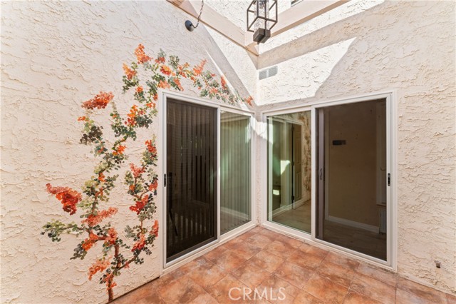 2095 Wetstone Court, Thousand Oaks CA: https://media.crmls.org/medias/5e23bcc6-628c-4592-8138-591017fb5530.jpg
