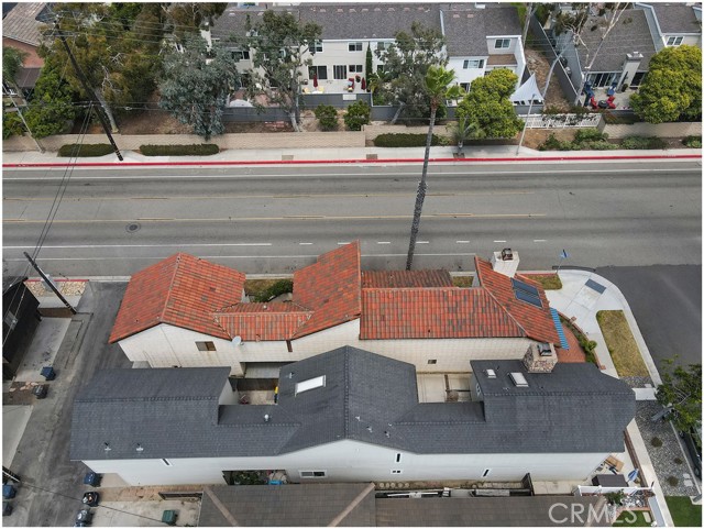 627 19th Street, Huntington Beach CA: https://media.crmls.org/medias/5e248864-425e-4371-a571-8659aef0ad2c.jpg