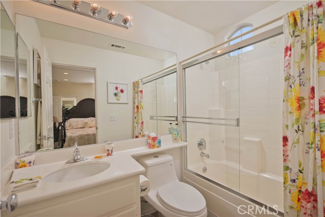 Detail Gallery Image 25 of 33 For 28254 Canterbury Ct, Valencia,  CA 91354 - 2 Beds | 2/1 Baths