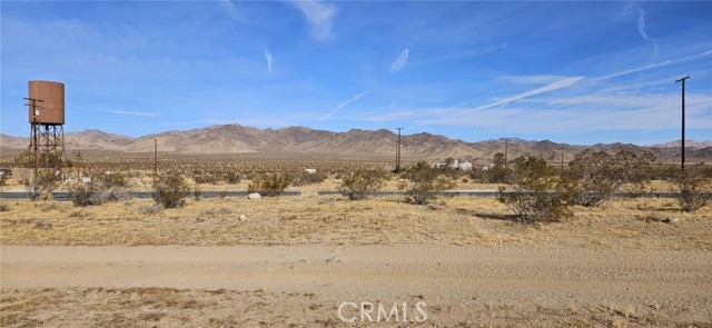 18066 Barstow Road, Lucerne Valley CA: https://media.crmls.org/medias/5e24d70a-8145-4956-a2ae-ec32622c3bc2.jpg