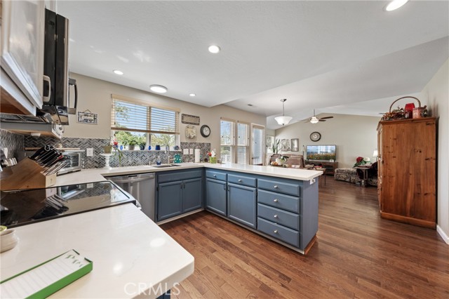 3498 Marina W Drive, Lakeport CA: https://media.crmls.org/medias/5e24f95a-d866-4e60-88d1-f33c0f8208df.jpg