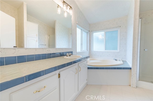 4000 Mariposa Way, Merced CA: https://media.crmls.org/medias/5e250050-76dc-4e8f-ace9-b67c5edb1ac1.jpg