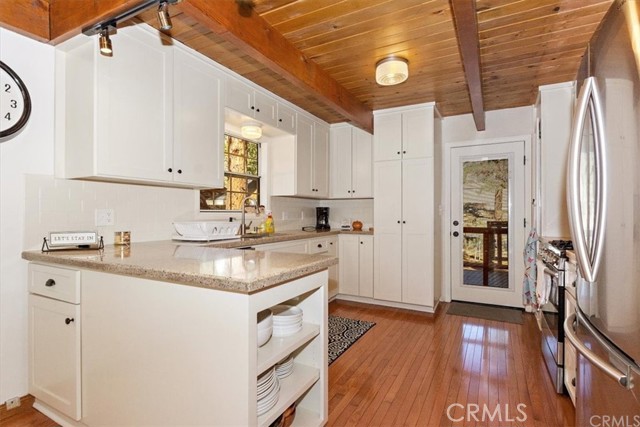 610 Mountain View Avenue, Wrightwood CA: https://media.crmls.org/medias/5e25e4ee-2ae0-4960-ad2d-505062042f32.jpg