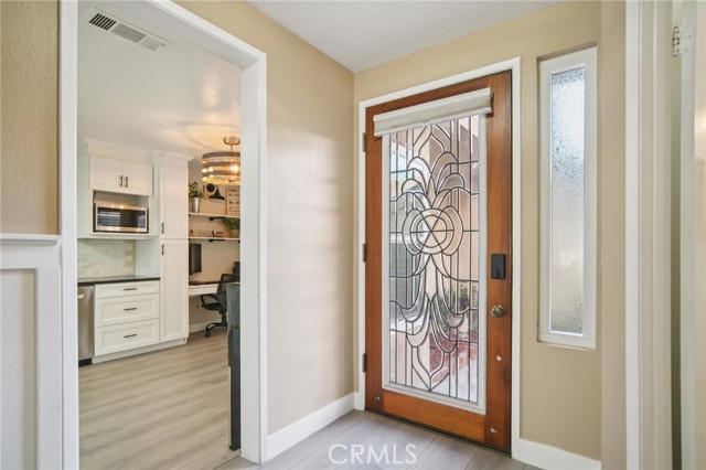 Detail Gallery Image 2 of 26 For 21466 Cypresswood, Lake Forest,  CA 92630 - 3 Beds | 2/1 Baths