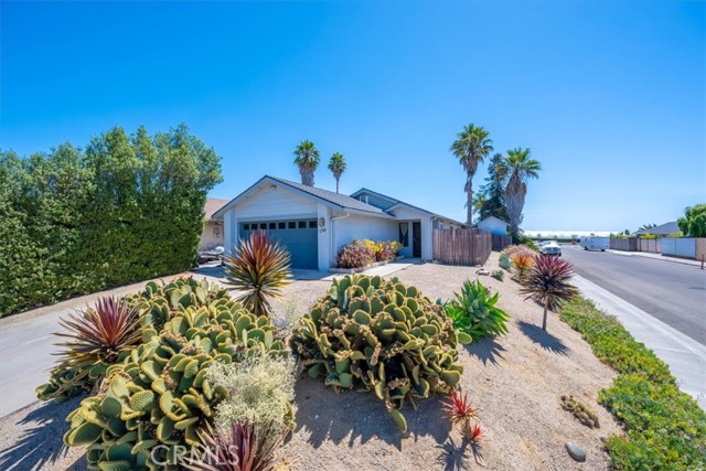 Detail Gallery Image 2 of 22 For 130 E Vintage St, Nipomo,  CA 93444 - 3 Beds | 2 Baths