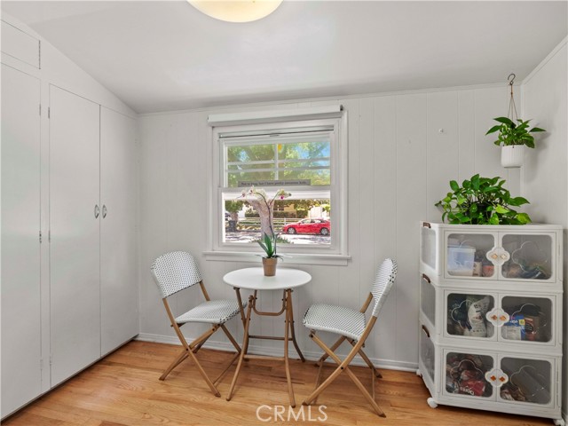 1511 N Maple Street, Burbank CA: https://media.crmls.org/medias/5e27940f-cb1f-4103-88ae-a5fdf08be11f.jpg
