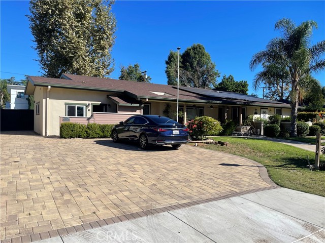 Detail Gallery Image 4 of 66 For 17183 Sunburst, –,  CA 91325 - 4 Beds | 4/1 Baths