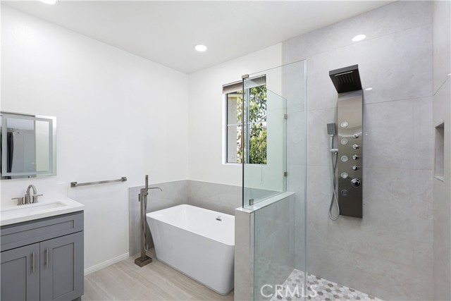 Detail Gallery Image 18 of 45 For 36 Chula Vista #109,  Irvine,  CA 92602 - 3 Beds | 2/1 Baths