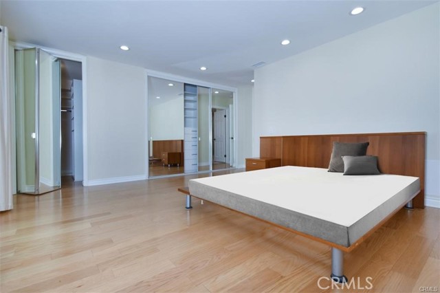 23937 Pentland Street photo 28