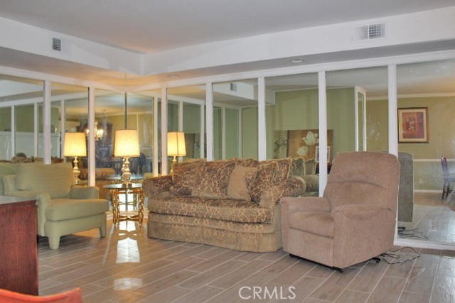 Image 14 for 5301 Waverly DR #137