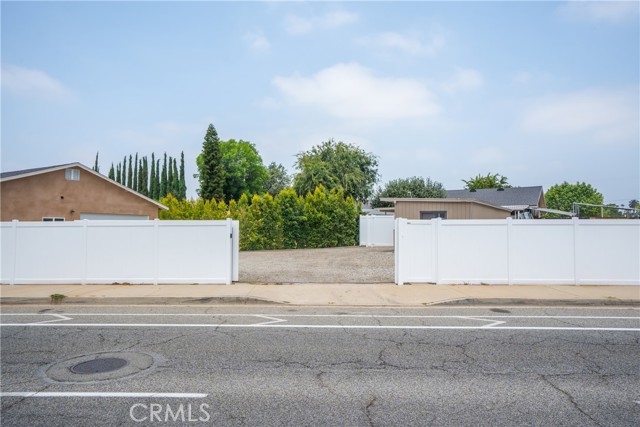 1734 E Ruddock Street, Covina CA: https://media.crmls.org/medias/5e2ad726-c3e3-47c7-a438-4efa74969a92.jpg