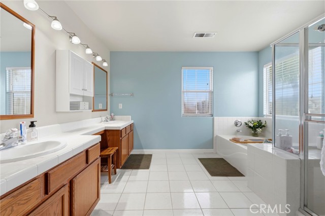 Detail Gallery Image 38 of 56 For 903 W Sandstone Ct, Hanford,  CA 93230 - 4 Beds | 3 Baths