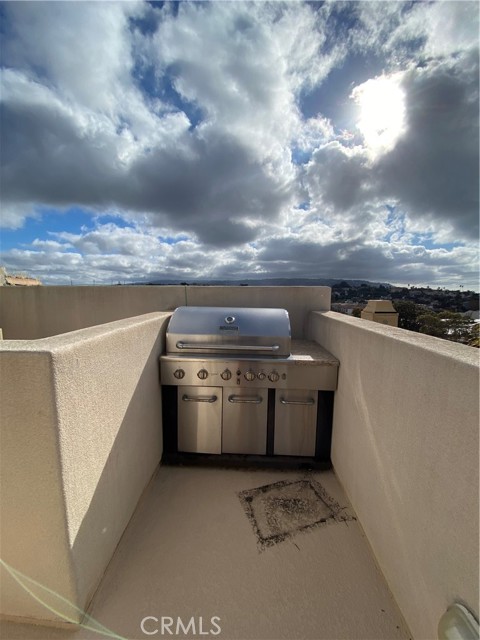 Detail Gallery Image 30 of 38 For 222 S Juanita Ave a,  Redondo Beach,  CA 90277 - 3 Beds | 2/1 Baths