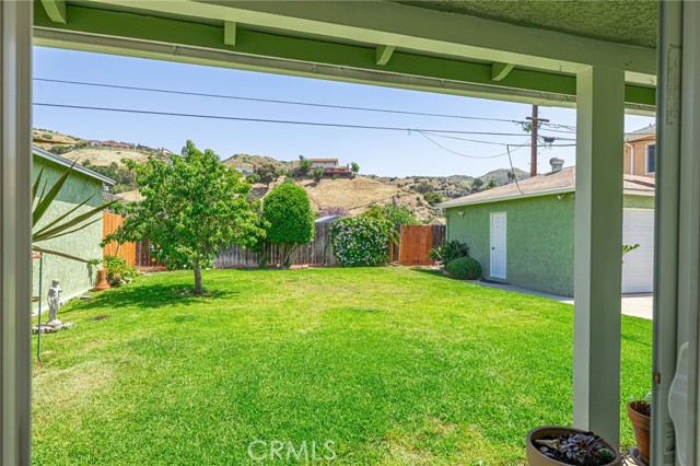 Detail Gallery Image 15 of 31 For 8404 Glenoaks Bld, Sun Valley,  CA 91352 - 3 Beds | 2 Baths