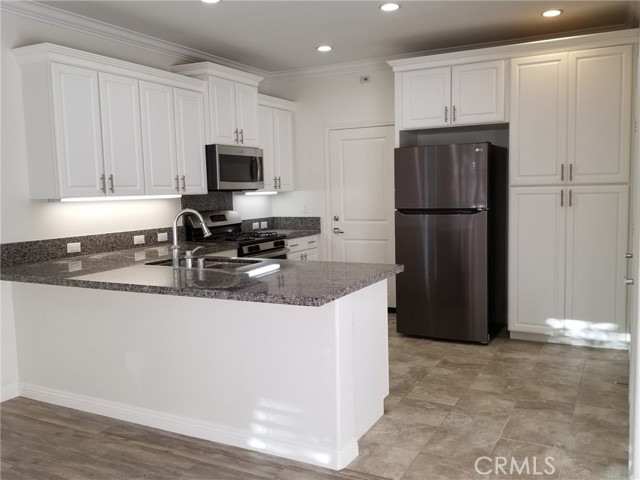 Detail Gallery Image 6 of 21 For 74 Rose Arch, Irvine,  CA 92620 - 2 Beds | 2 Baths