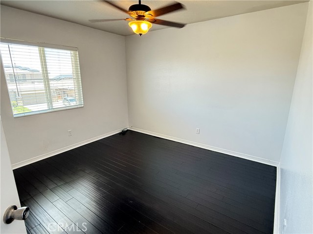 9093 Seal Beach Drive, Hesperia CA: https://media.crmls.org/medias/5e2e7cdc-7ec8-4196-8068-ebb76d2d85cf.jpg