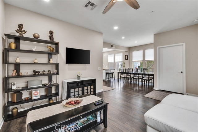823 104 Anaheim Boulevard, Anaheim CA: https://media.crmls.org/medias/5e2eab12-bb18-4aa8-ac38-eb0d4d824619.jpg