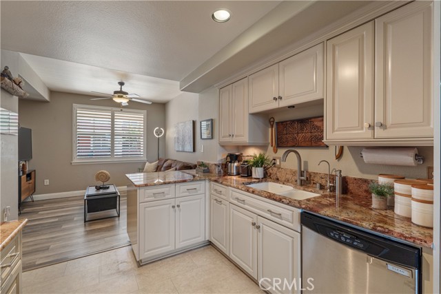 Detail Gallery Image 18 of 46 For 5142 Warner Ave #209,  Huntington Beach,  CA 92649 - 2 Beds | 2 Baths