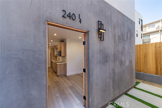 Detail Gallery Image 3 of 19 For 242 N Dillon, Silver Lake Los Angeles,  CA 90026 - 4 Beds | 2 Baths